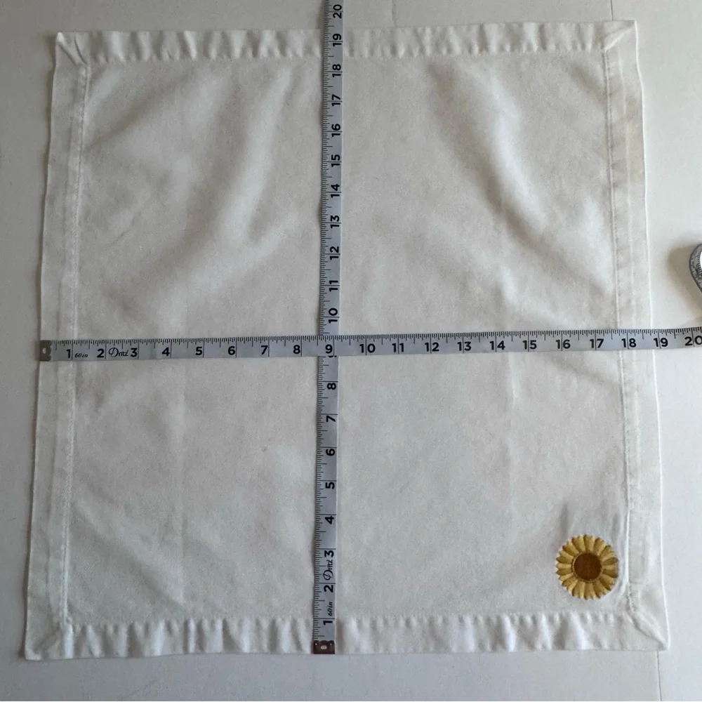 Williams Sonoma Vintage Sunflower Embroidered Cotton Napkins Set 2